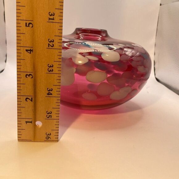 Vintage Douglas Becker Signed Cranberry Art Glass Vase Coin Dot Pattern - Picture 15 of 15